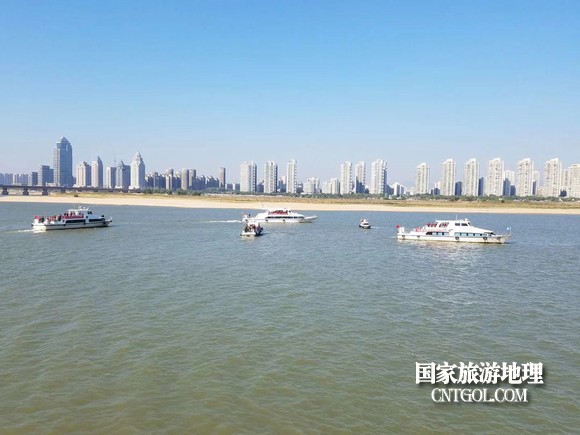 江西開展呵護一湖清水，嚴厲打擊非法采砂行動（圖）